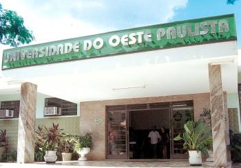 Sobram vagas nos concursos para professor de Filosofia